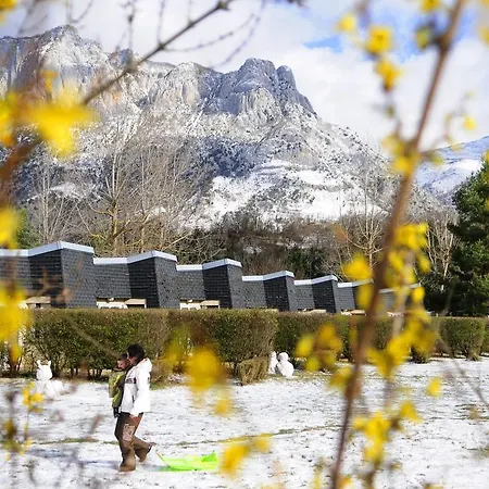 Vvf Villages « Les Pyrenees Ariegoises » Les Cabannes * Les Cabannes (Ariege)
