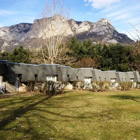 Vvf Villages « Les Pyrenees Ariegoises » Les Cabannes * Les Cabannes (Ariege)