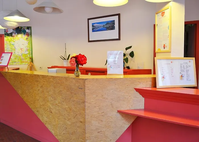 Vvf Villages « Les Pyrenees Ariegoises » Les Cabannes * Les Cabannes (Ariege)