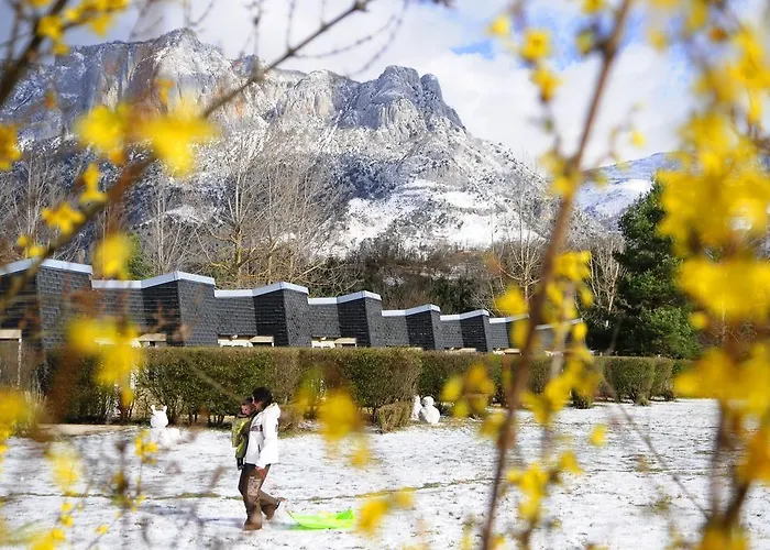 Vvf Villages « Les Pyrenees Ariegoises » Les Cabannes * レ・キャバネス